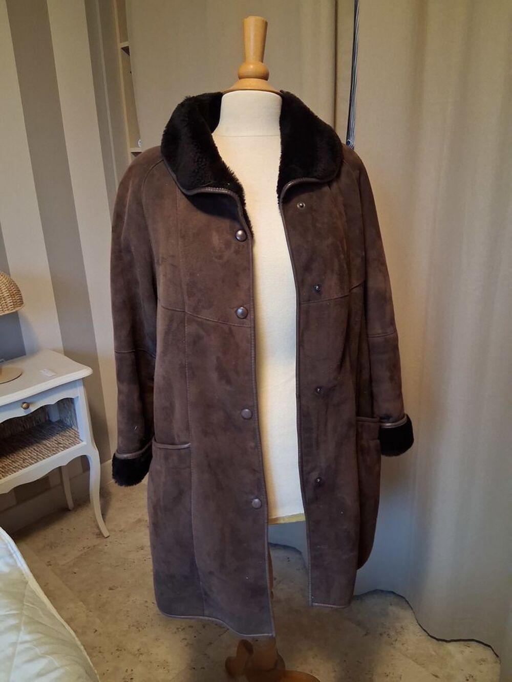 Manteau en mouton retourn&eacute; Vêtements