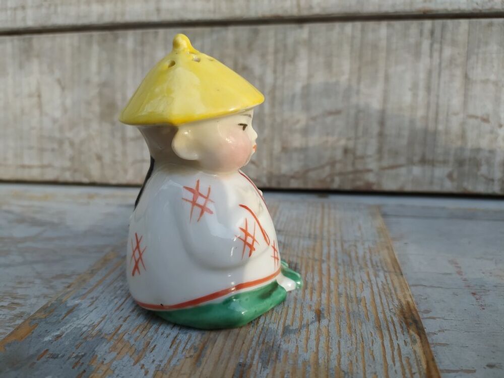 Sali&egrave;re Personnage Chinois Porcelaine Allemande ca1930 