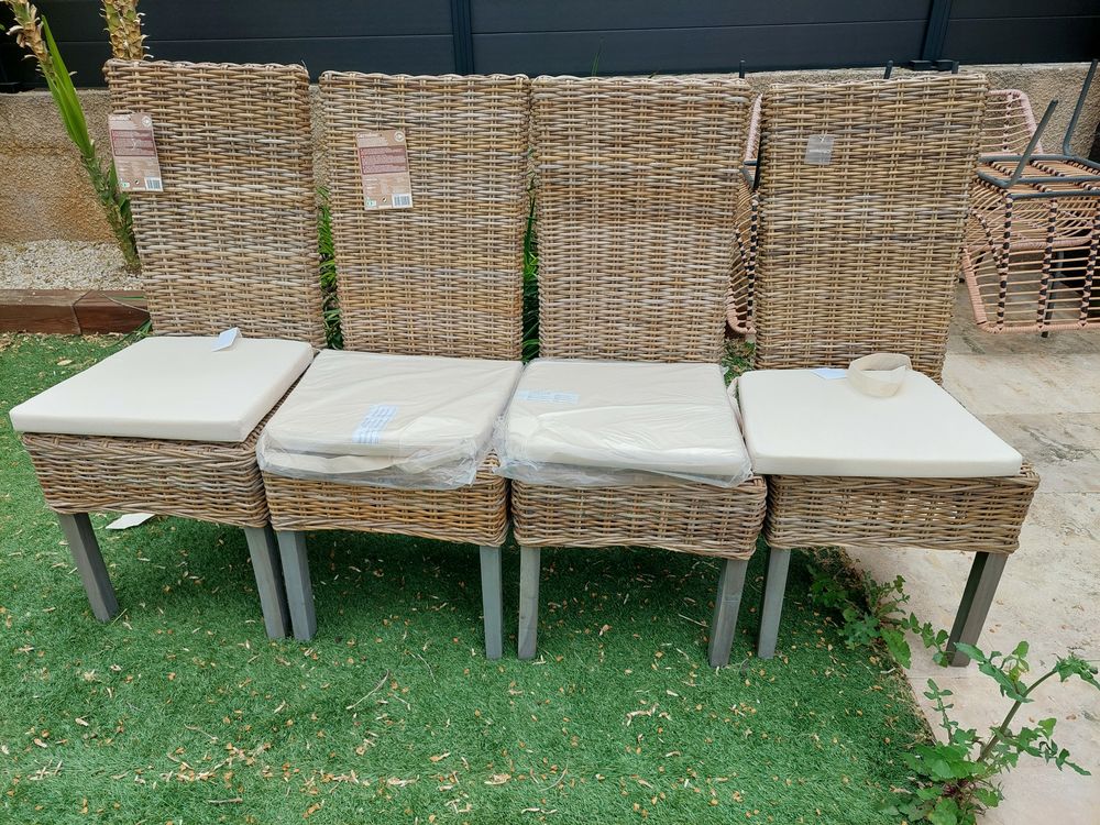 Lot de 4 chaises neuves en bois d'acacia et rotin Meubles