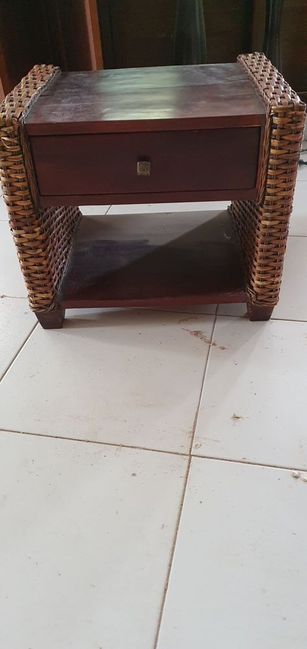 table basse en teck et en rotin indon&eacute;sienne Meubles