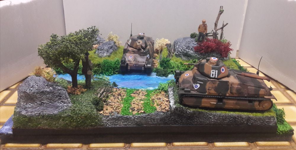 Diorama "Chars Fran&ccedil;ais dans la campagne" 