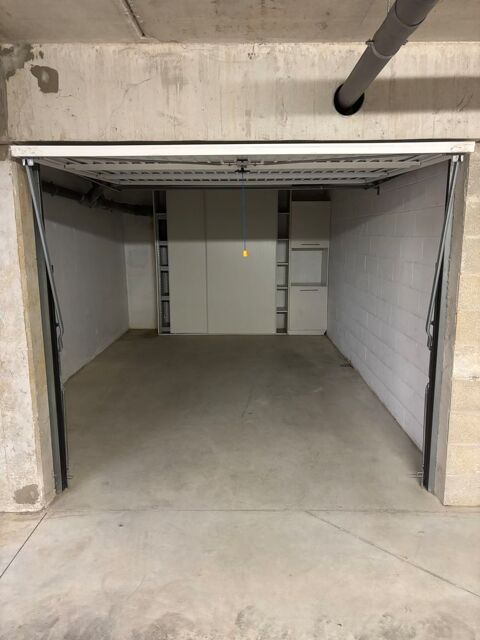  Parking / Garage  louer 18 m