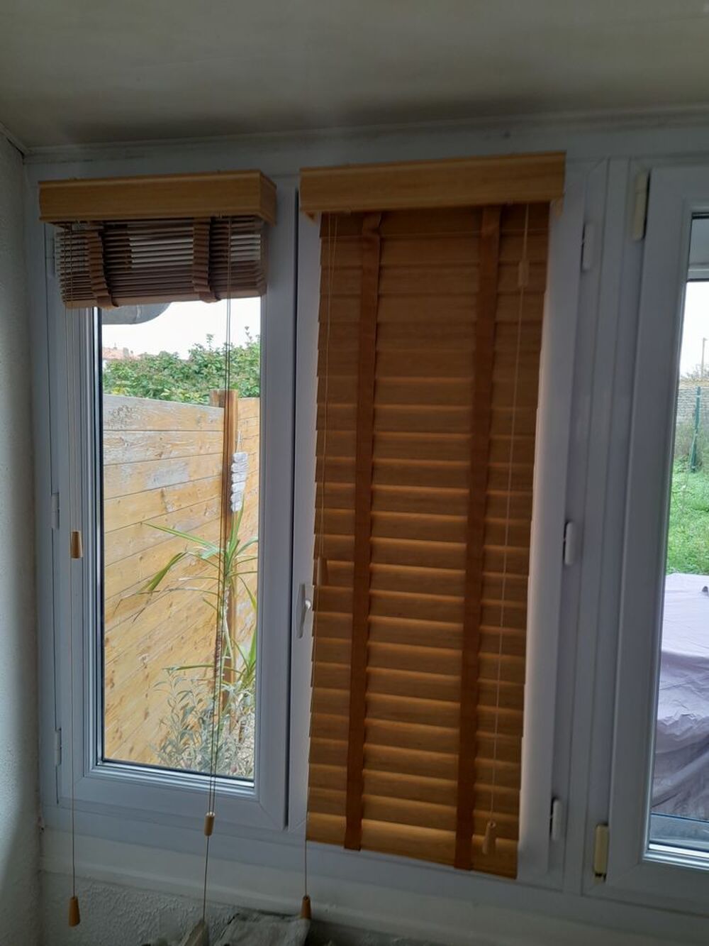 Store &agrave; lamelles en bois Décoration