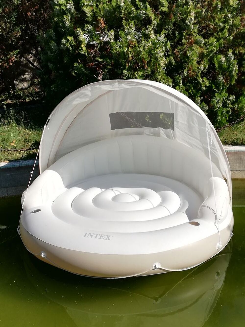 MATELAS GONFLABLE POUR PISCINE Décoration