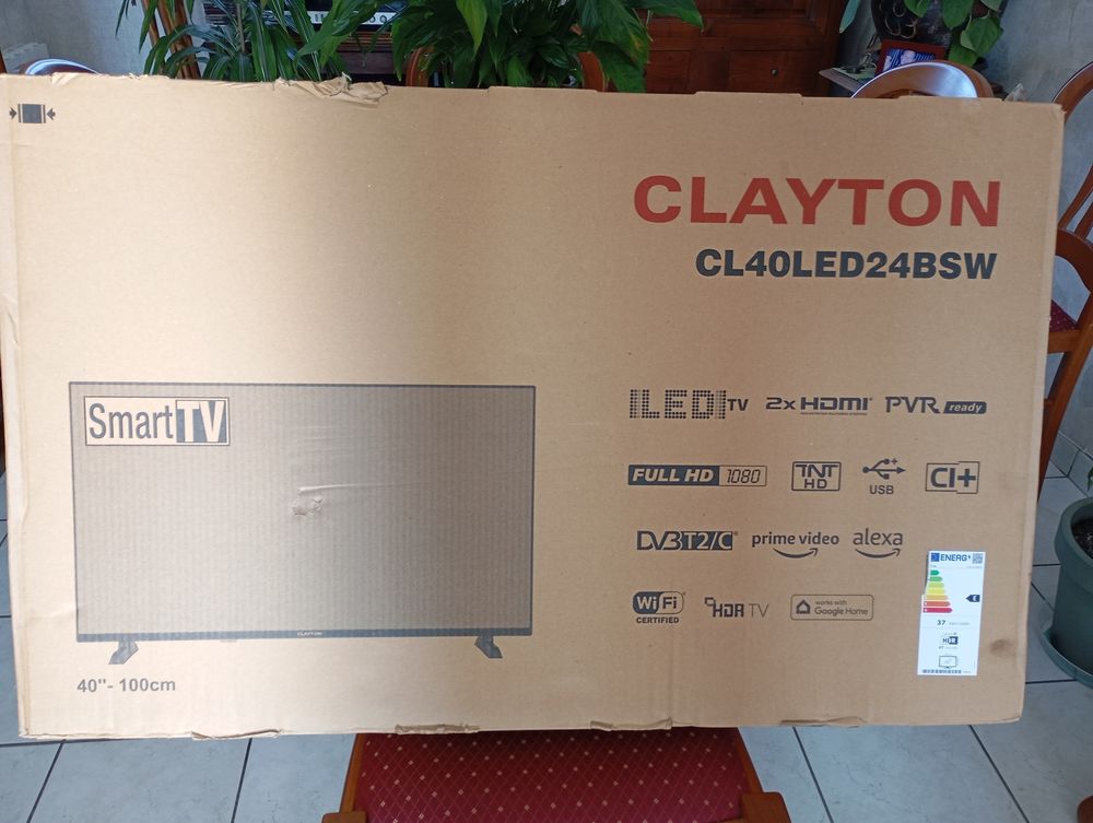 T&eacute;l&eacute;viseur Clayton neuf. Emball&eacute;. Photos/Video/TV