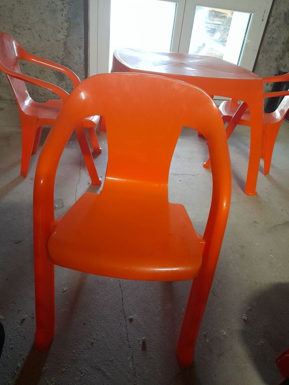 petite table et fauteuils Mobilier enfants