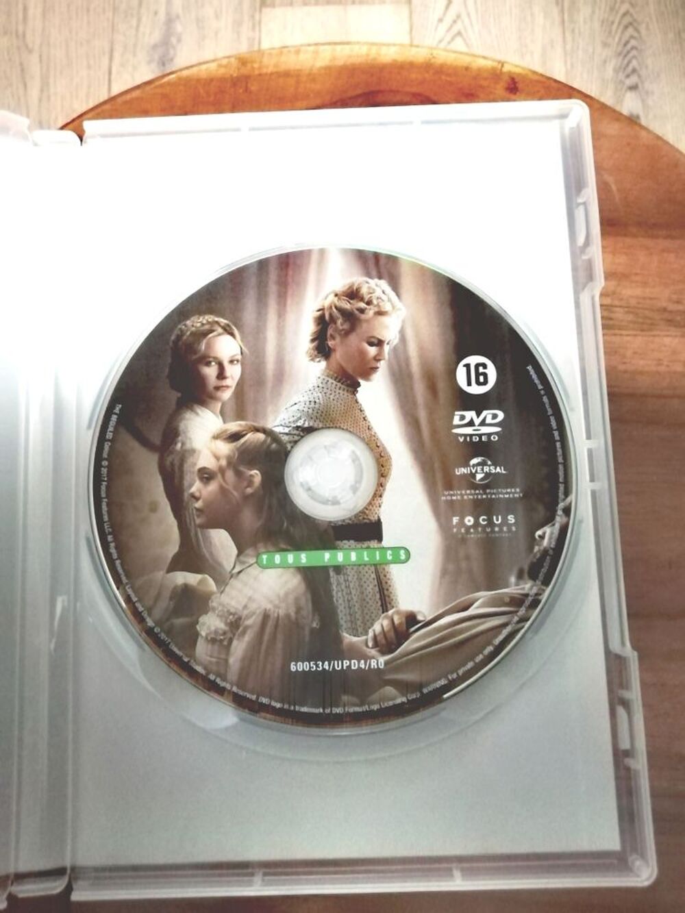 Les Proies Dvd Colin Farrell Nicole Kidman Kirsten Dunst DVD et blu-ray
