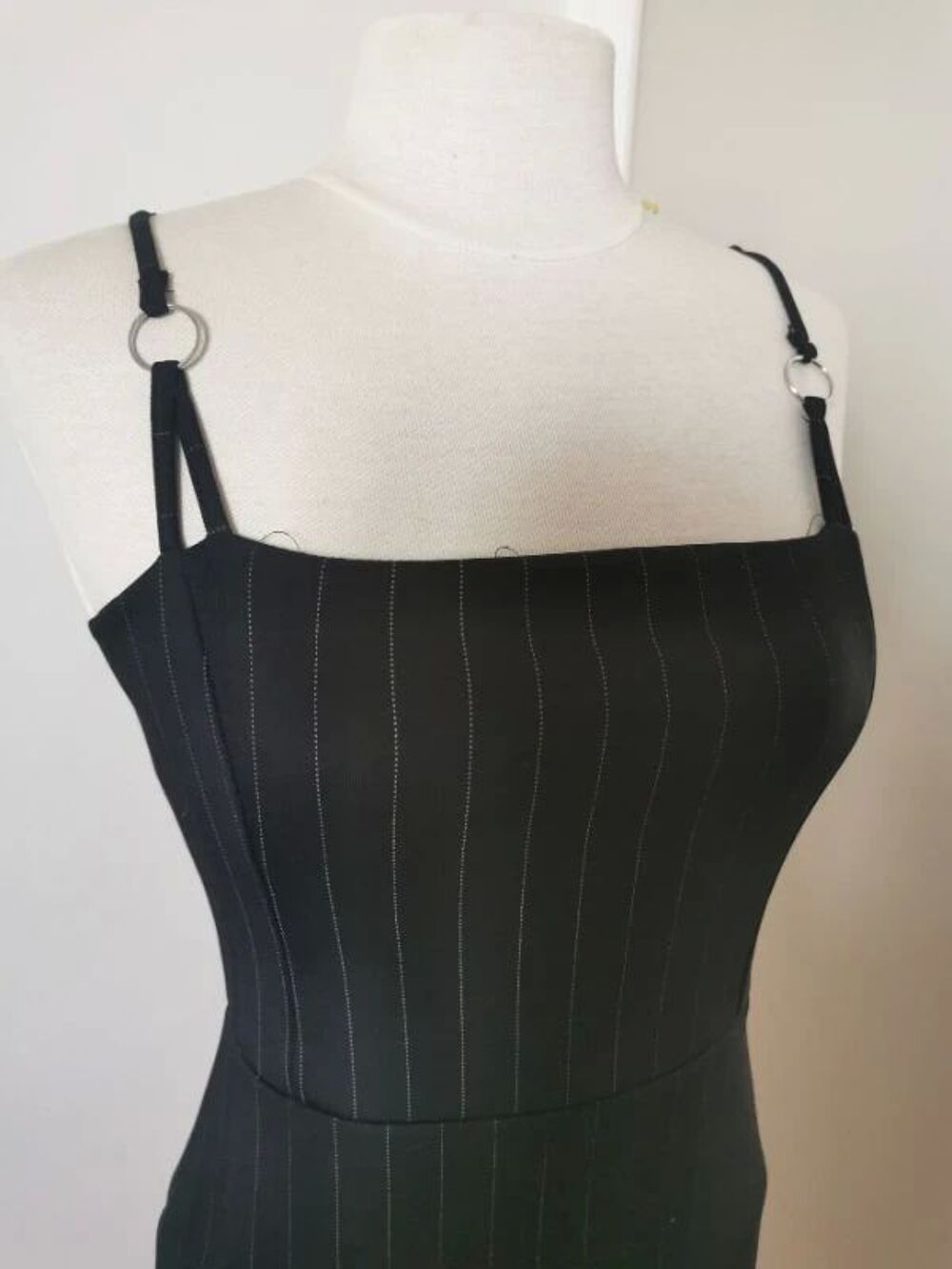 Robe tailleur femme jennyfer S 36 noir bretelles TBE Vêtements