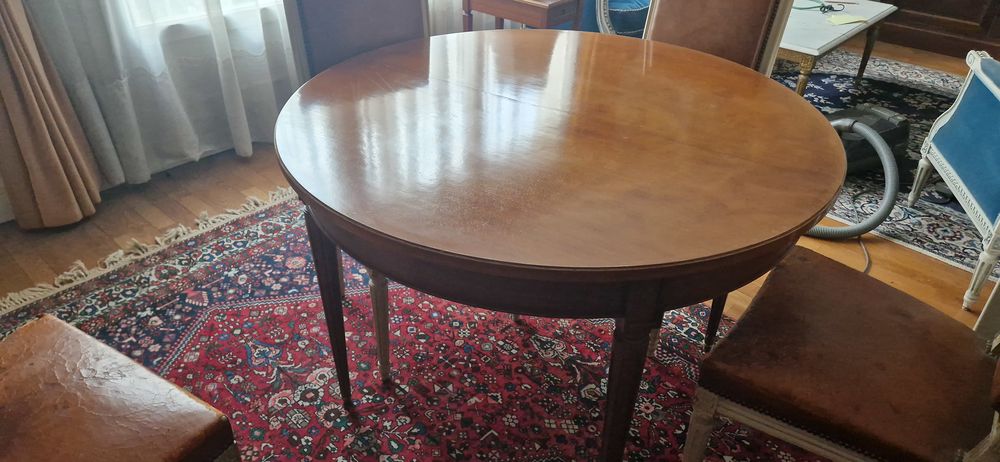 table ronde style Louis XVI avec 3 rallonges Meubles