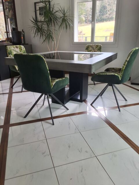 Table salle �  manger
0682465943 600 La Bourboule (63)