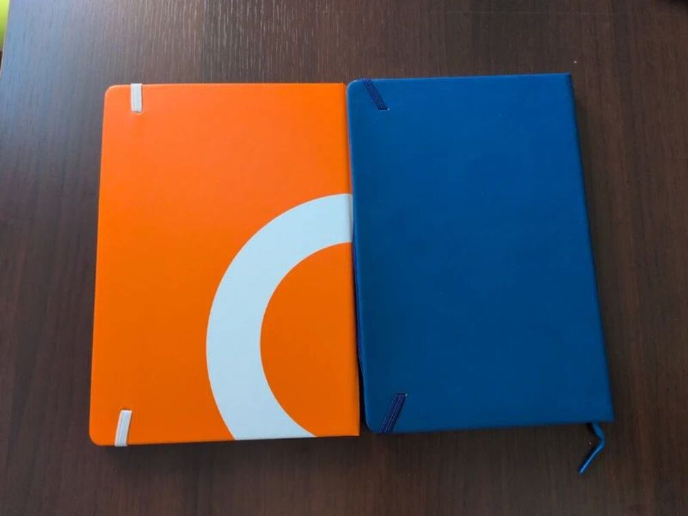 lot de Carnets et blocs notes avec logo publicitaire Livres et BD
