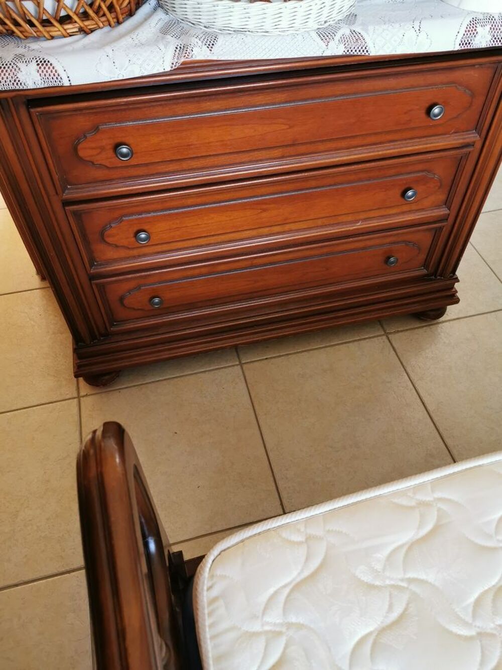 CHAMBRE A COUCHE Meubles