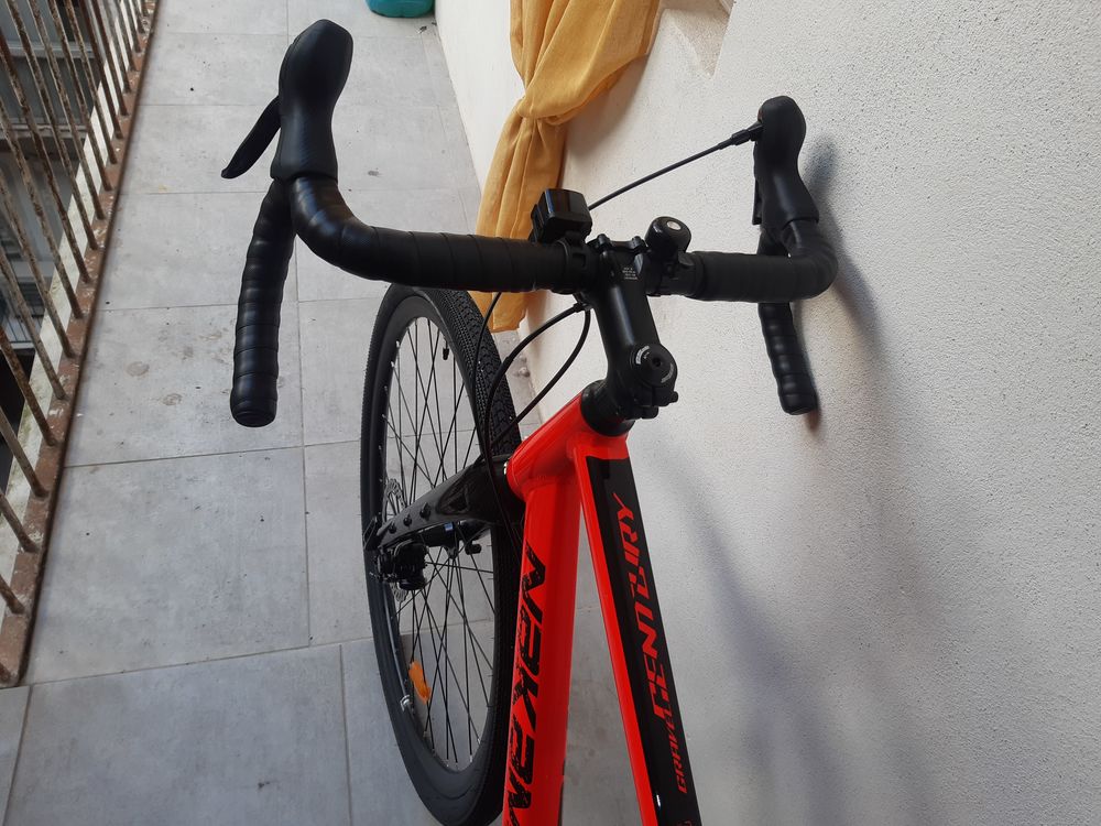 AFFAIRE : V&eacute;lo GRAVEL NAKAMURA, Century 170, quasi NEUF Vélos
