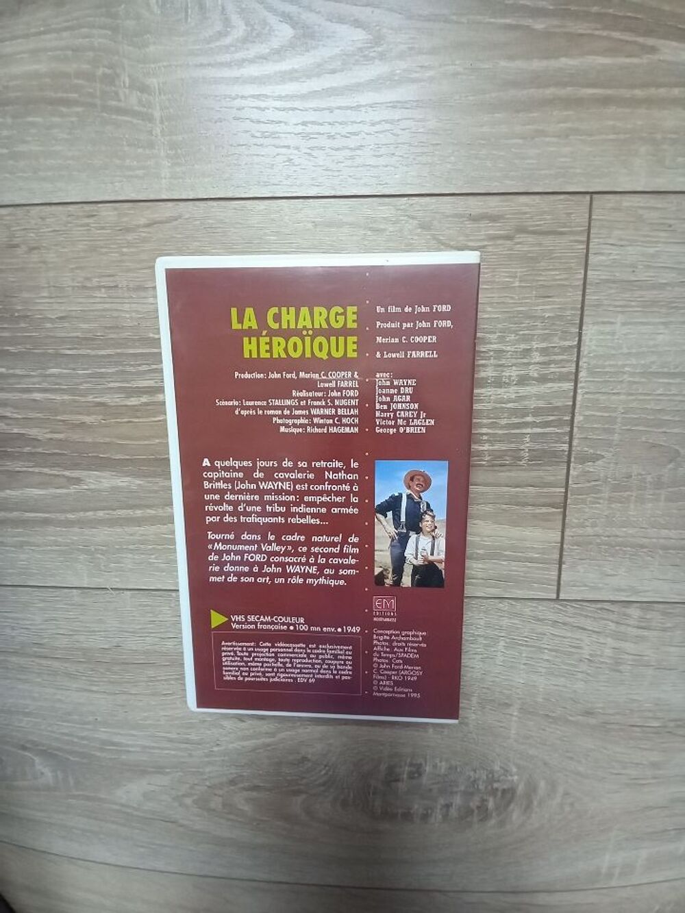 Vhs La charge H&eacute;ro&iuml;que avec John Wayne DVD et blu-ray