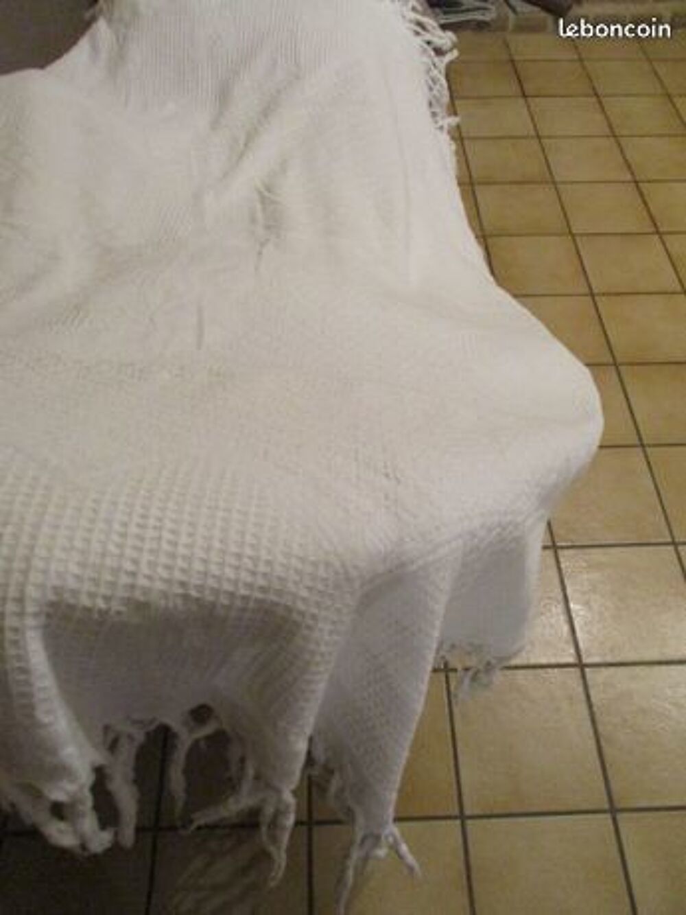 couvre lit blanc avec franges 1,50 m x 2 m vintage Décoration