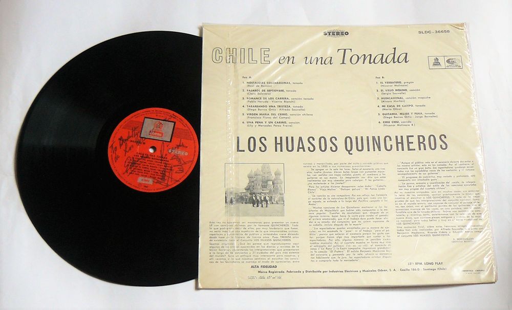 LP d&eacute;dicac&eacute; LOS HUASOS QUINCHEROS : Chile en una Tonada CD et vinyles