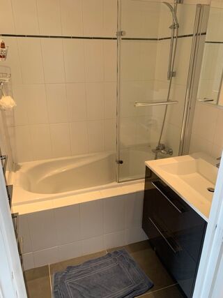  Appartement à louer 4 pièces 83 m²