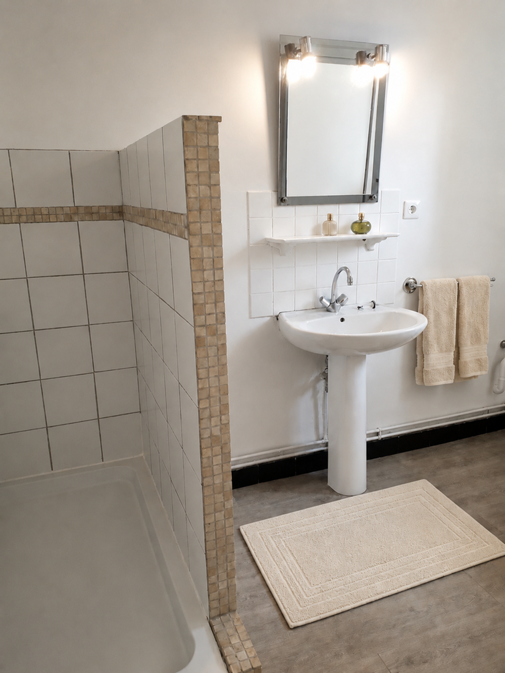 Location Appartement Appt F2 en RDV villa avec cour privée Aubenas