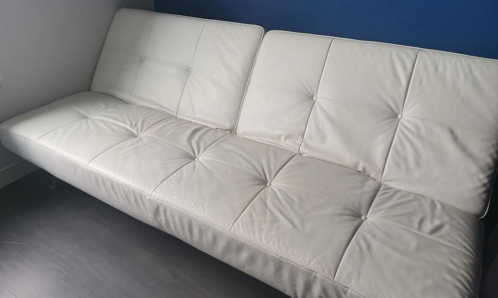 Canap&eacute; convertible cuir blanc 3 places . Meubles