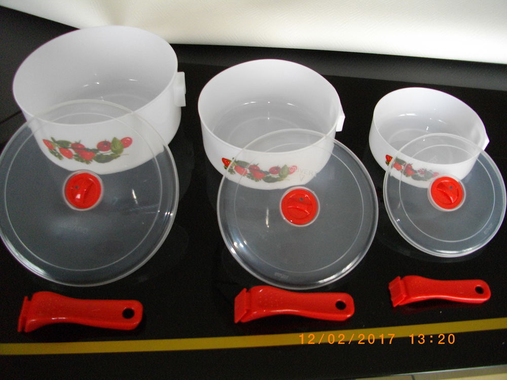Trois plats / casseroles pour micro-ondes Cuisine
