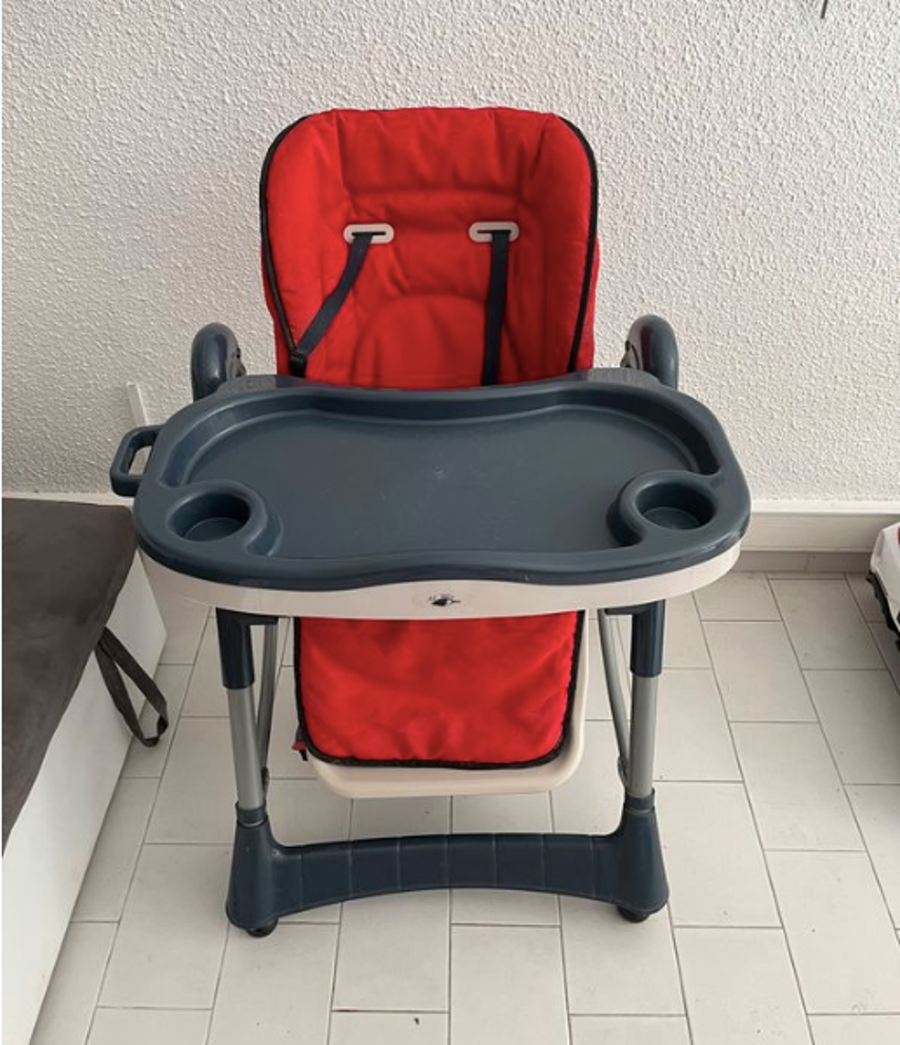 Chaise haute en tr&egrave;s bon &eacute;tat. Pu�riculture