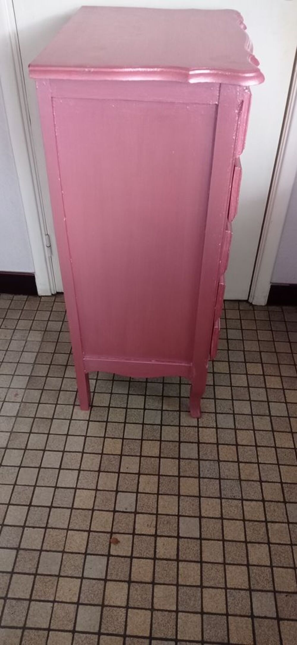 Meuble Chiffonnier relook&eacute; rose m&eacute;tal Meubles