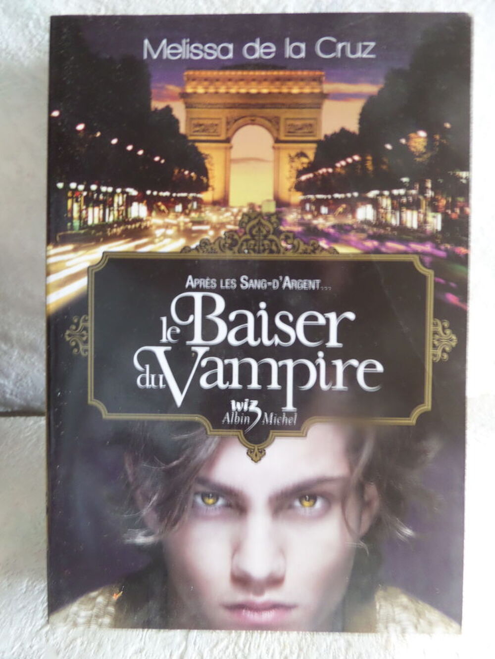 Le baiser du vampire il y as 3 volumes Livres et BD