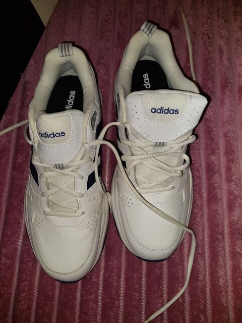 Baskets Adidas neuves Châteauroux (36)