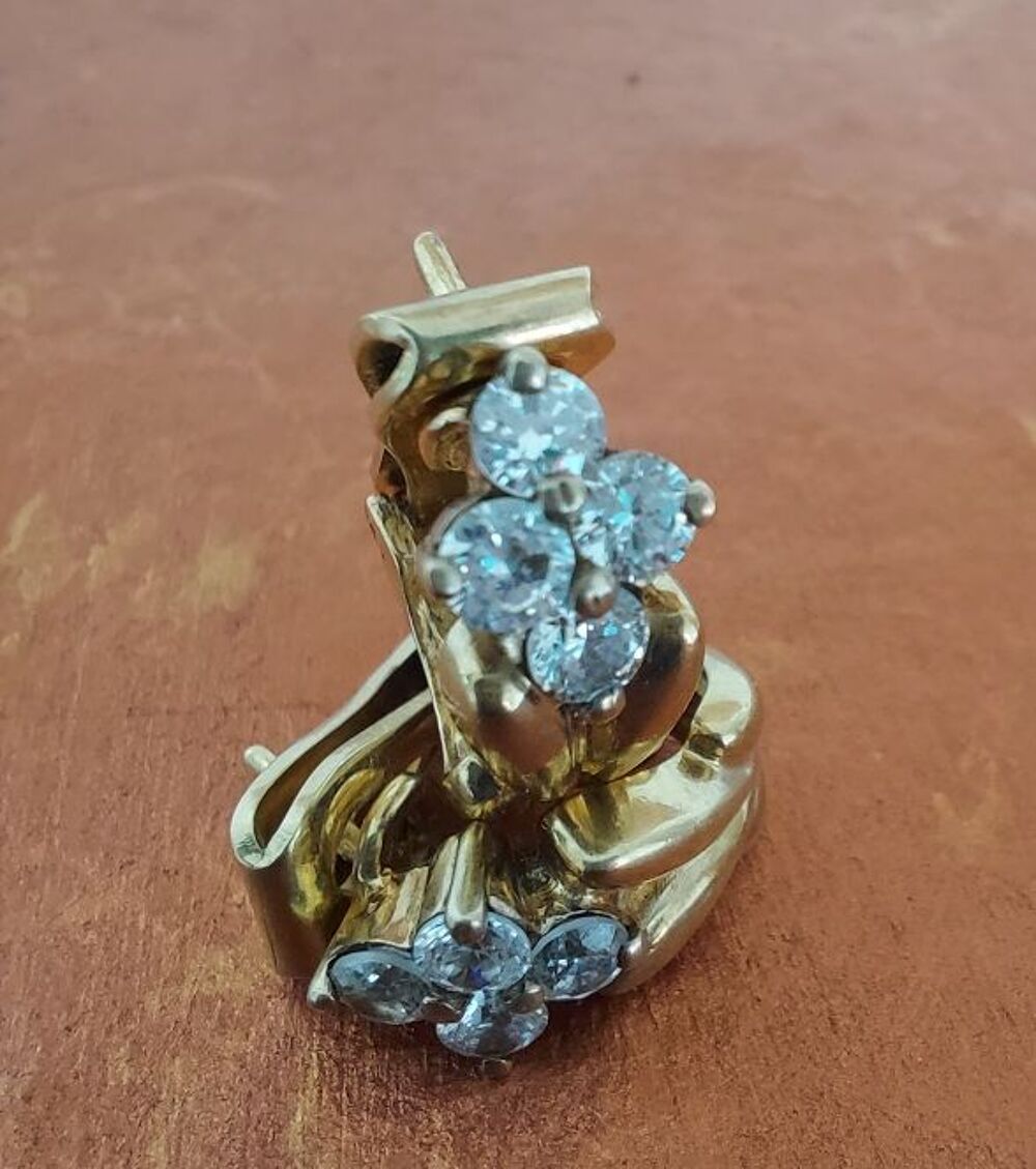 Boucles d'oreilles en plaqu&eacute; or- 4 brillants Bijoux et montres