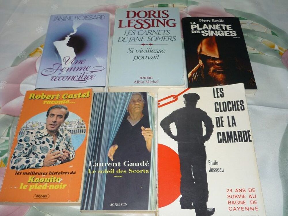 8 ROMANS DIVERS Livres et BD