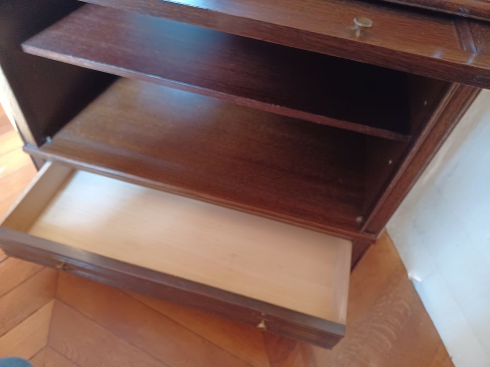 Secr&eacute;taire vintage. Tr&egrave;s bon &eacute;tat, peut servir de bureau. Meubles