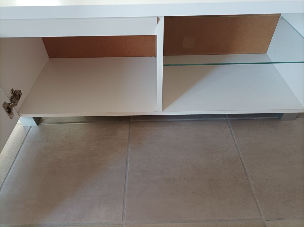 petit meuble tele noir et blanc Meubles