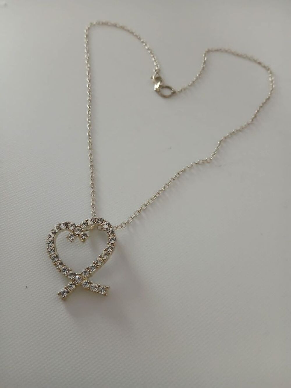 Parure c?ur avec jolies pierres scintillantes N&deg; 1403 Bijoux et montres