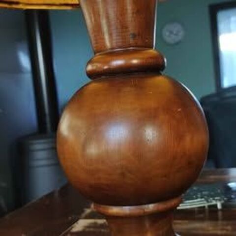 Lampe abat-jour vintage. Val-de-Reuil (27)