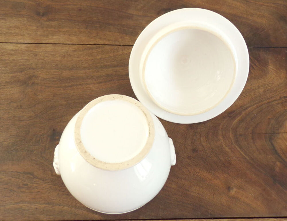 Soupi&egrave;re ou grand bol et son couvercle en porcelaine blanche Cuisine