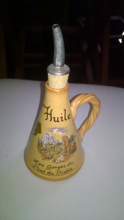 Flacon pour huile avec verseur
Fabrication Artisanal 15 Talange (57)