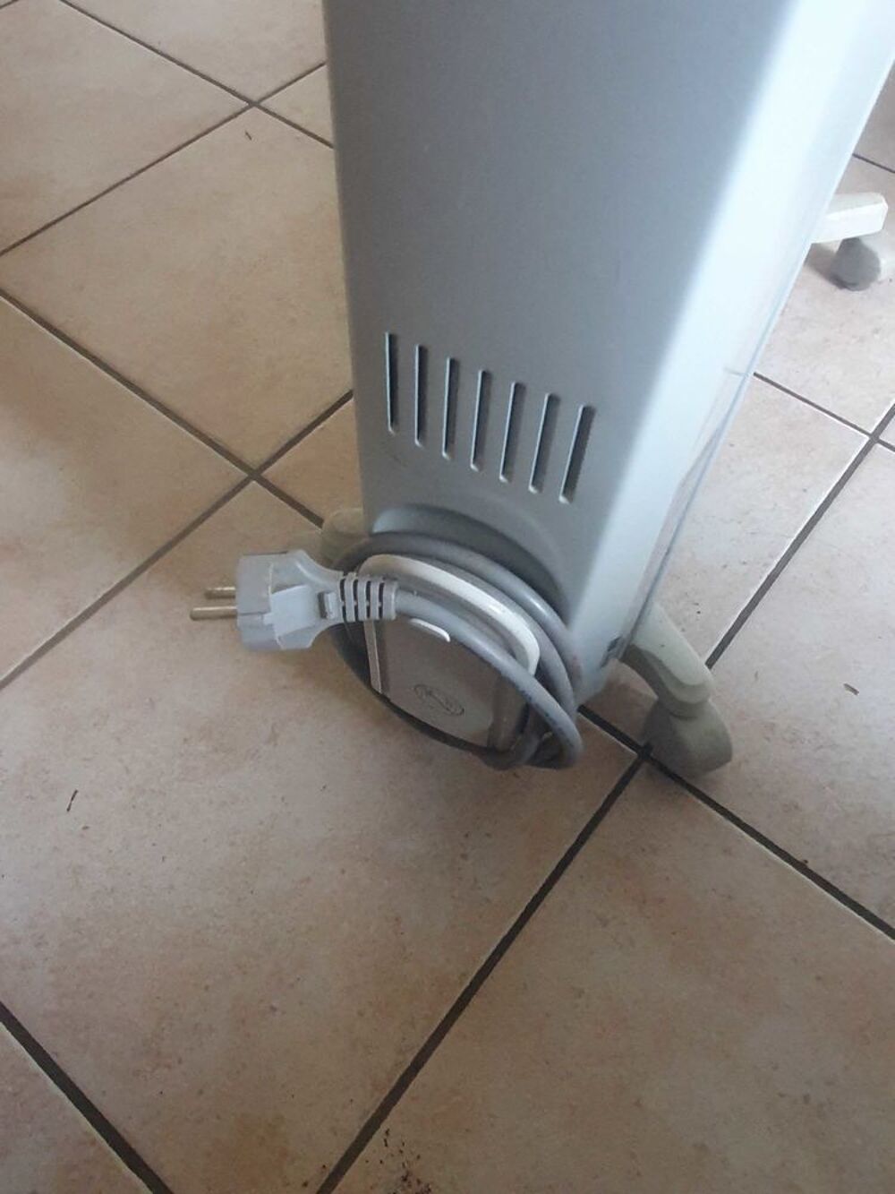 Radiateur bain d'huile D&agrave;‰LONGHY VENTO Electroménager