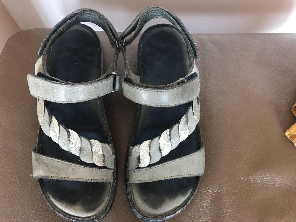?Je recherche ces sandales Riposella Chaussures