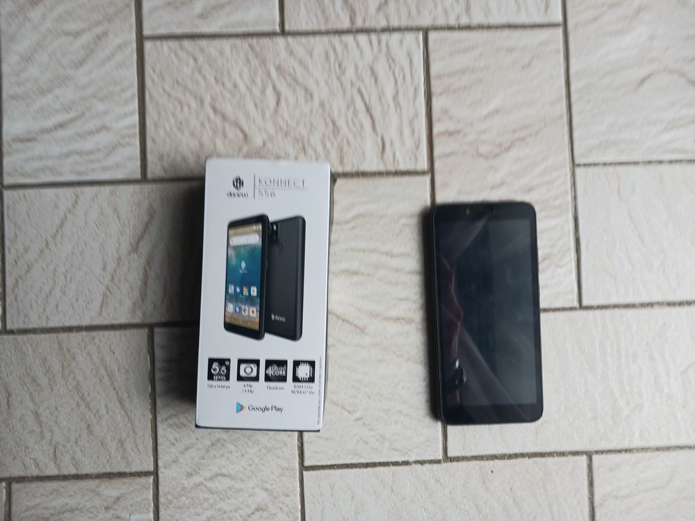 T&eacute;l&eacute;phone KONNECT 556 (Donew) Téléphones et tablettes