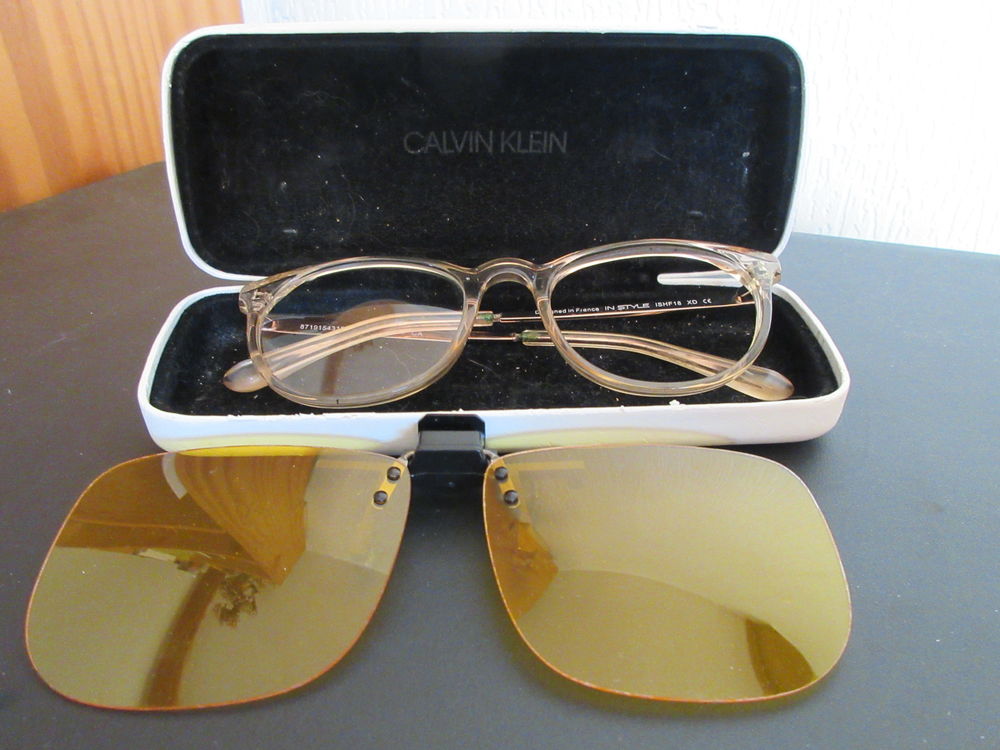 Montures de lunettes + clips solaires + &eacute;tui Bijoux et montres