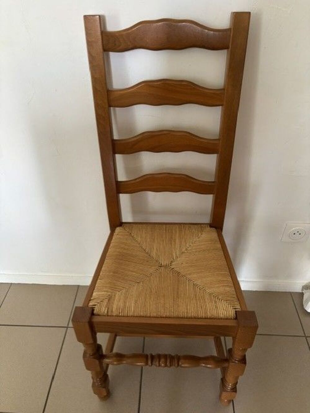 Quatre chaises Meubles