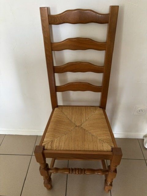 Quatre chaises  40 Torcy (77)