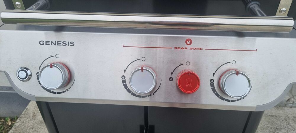 Barbecue &agrave; gaz 3 feux Weber Genesis E-325S Jardin