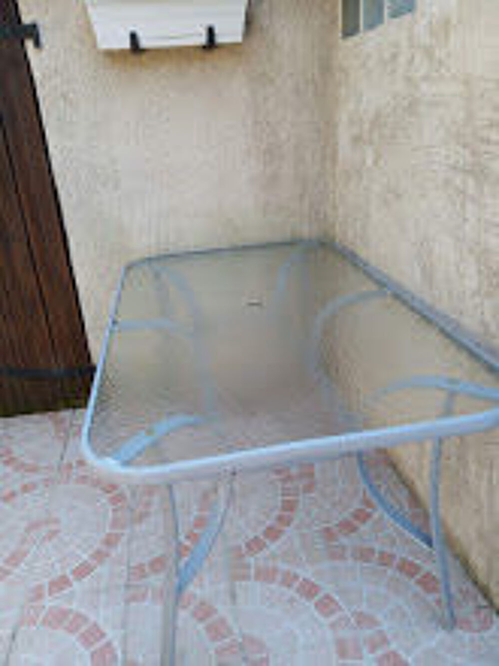 TABLE DE JARDIN DESSUS EN VERRE AVEC PARASOL Jardin