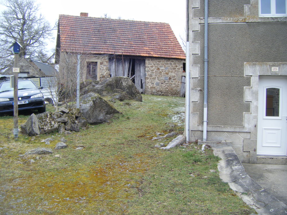 Vente Maison maison d'habitation avec grange Saint-merd-la-breuille