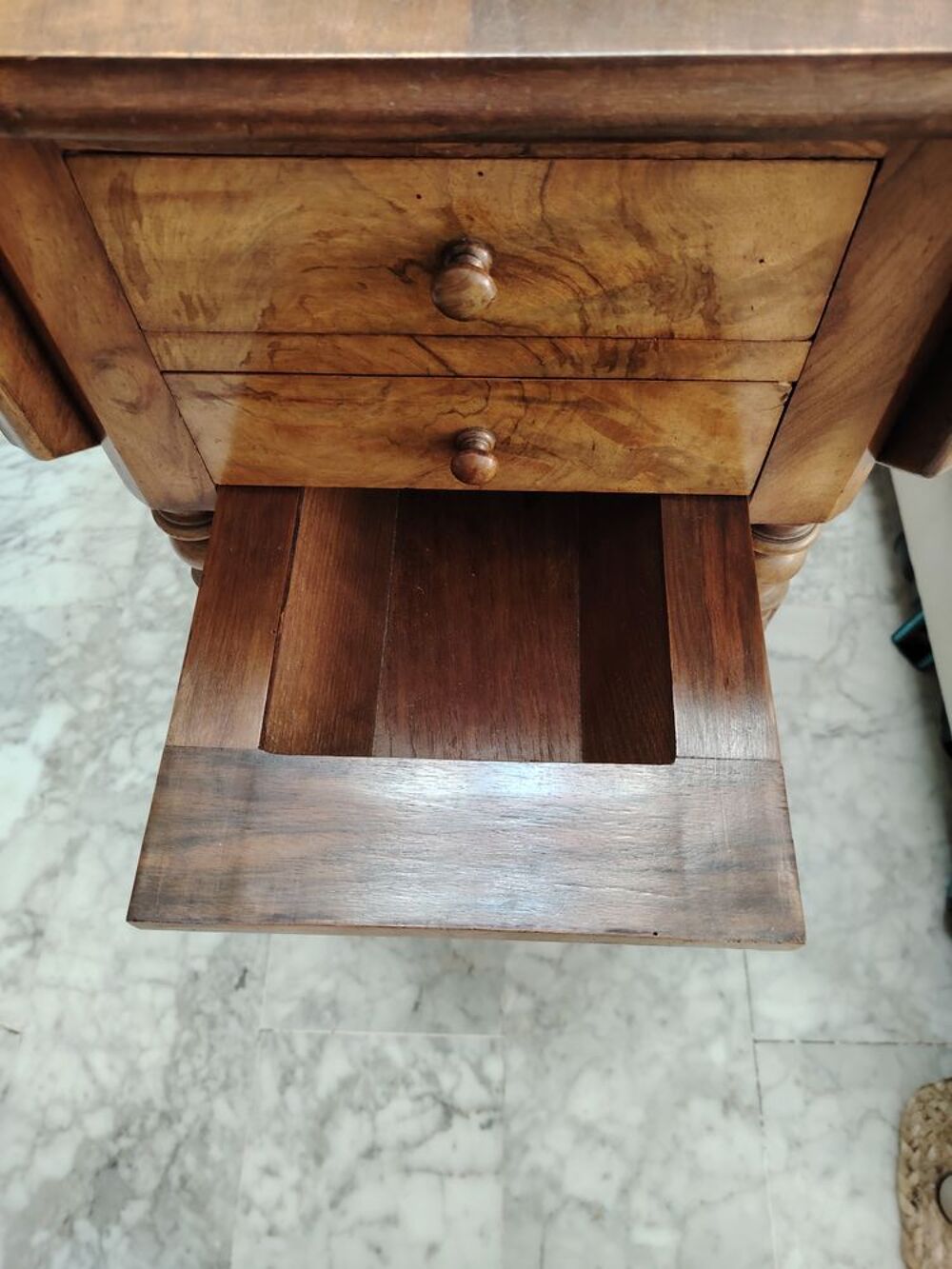 Table d'appoint /travailleuse Meubles