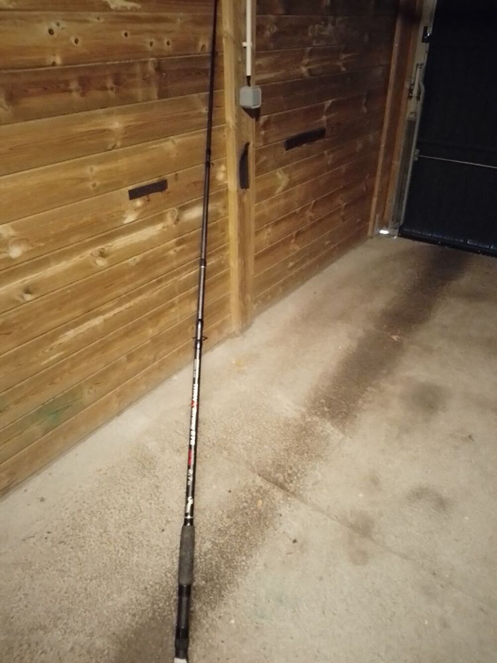 Canne au lancer Fisfishing 2 m 70 tbe 
Vendue 25 euros Sports
