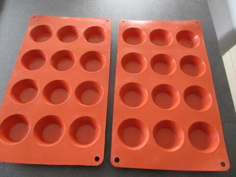 Deux moules � g�teaux 10 Castres (81)