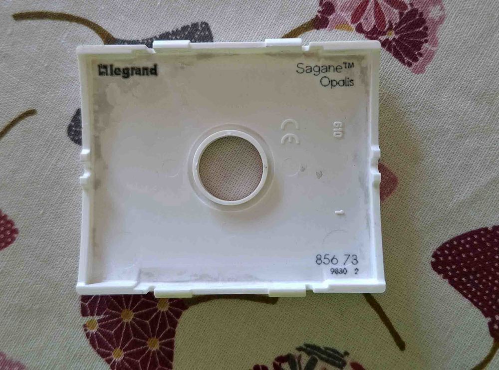 Enjoliveur TV simple Bricolage