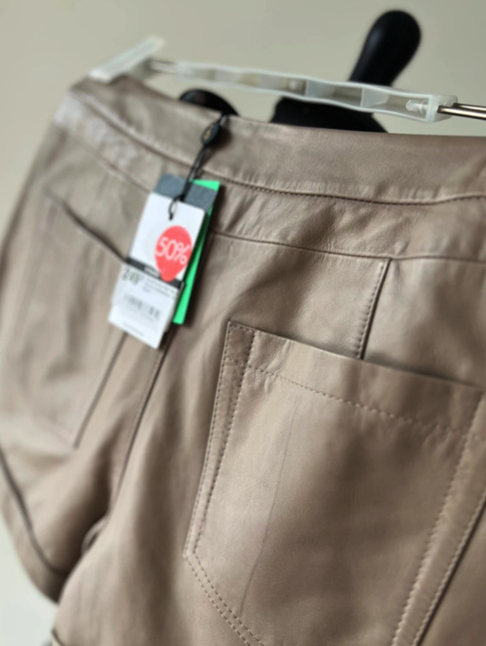 Short en cuir
S / 36 / 8&middot;Neuf avec &eacute;tiquette&middot;Dante6 Vêtements